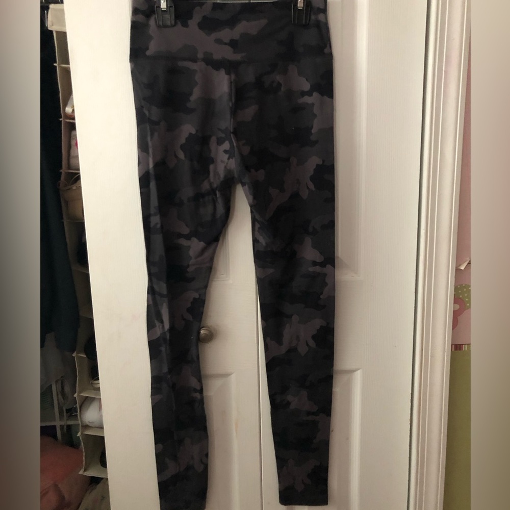 Brand; Wild Fable Size; X-Small Color; Gray, Black